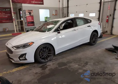 2020 Ford Fusion Titanium z USA, uszkodzony, nr VIN 3FA6P0K91LR175899
